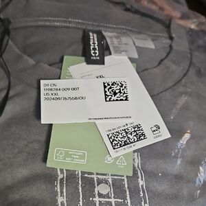 H&M Charcoal Graphic Tee XXL